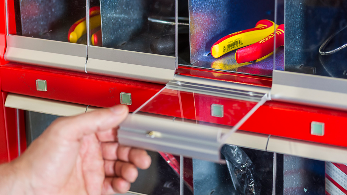 Drawer-based vending machine Drawer-based vending machine